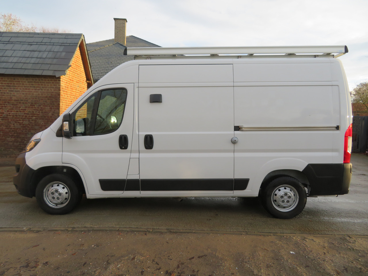 Peugeot Boxer 2.2 BlueHDI L2H2 dubbel schuifdeur - Βαν: φωτογραφία 4 Peugeot Boxer 2.2 BlueHDI L2H2 dubbel schuifdeur - Βαν: φωτογραφία 4