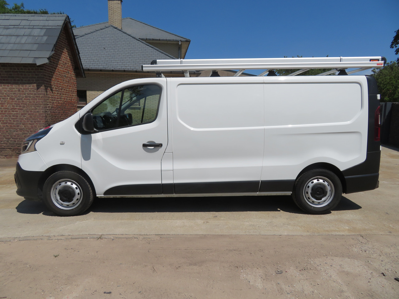RENAULT Trafic 2.0dCi - L2H1 - Μικρό βαν: φωτογραφία 4 RENAULT Trafic 2.0dCi - L2H1 - Μικρό βαν: φωτογραφία 4