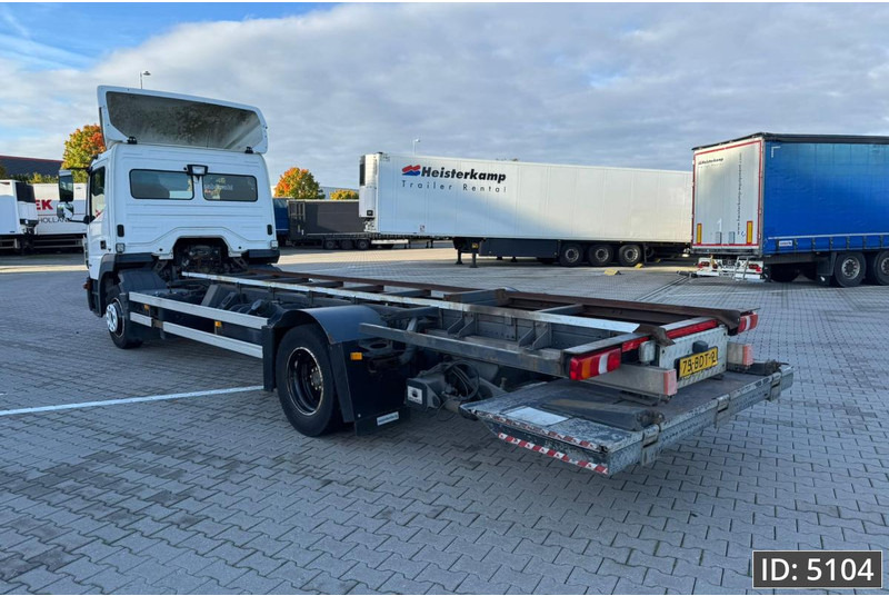 Mercedes-Benz Atego 1318 Day Cab, Euro 6, / BDF / DHOLLANDIA 2000KG - Φορτηγό μεταφοράς εμπορευματοκιβωτίων/ Κινητό αμάξωμα: φωτογραφία 2 Mercedes-Benz Atego 1318 Day Cab, Euro 6, / BDF / DHOLLANDIA 2000KG - Φορτηγό μεταφοράς εμπορευματοκιβωτίων/ Κινητό αμάξωμα: φωτογραφία 2