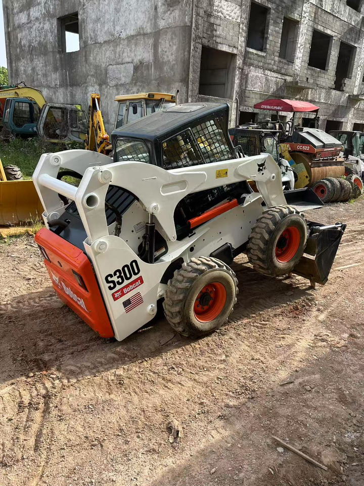 BOBCAT BOBCAT Skid Steer Loader S300 - Φορτωτής πλάγιας ολίσθησης: φωτογραφία 3 BOBCAT BOBCAT Skid Steer Loader S300 - Φορτωτής πλάγιας ολίσθησης: φωτογραφία 3