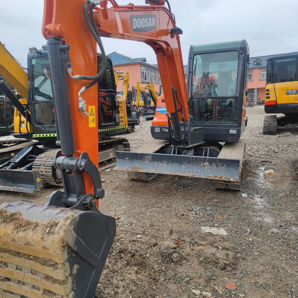 DOOSAN DX60 Mini excavator 6 T - Μίνι εκσκαφέας: φωτογραφία 1 DOOSAN DX60 Mini excavator 6 T - Μίνι εκσκαφέας: φωτογραφία 1