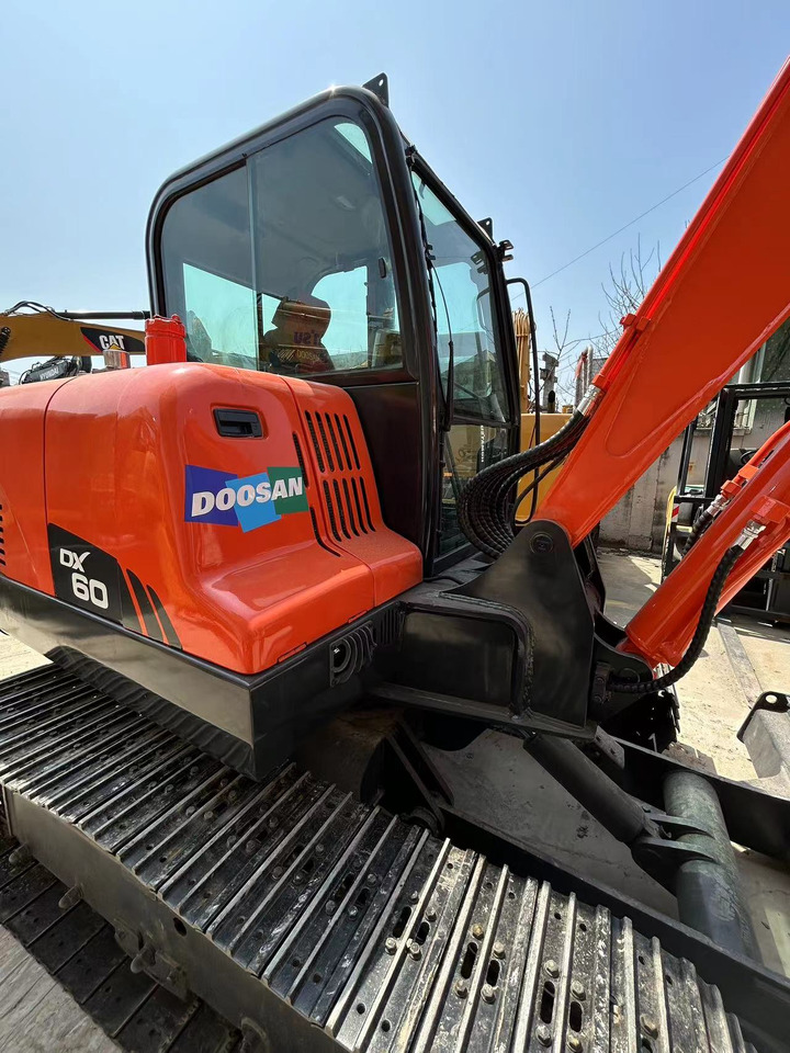 DOOSAN DX60 Mini excavator 6ton - Μίνι εκσκαφέας: φωτογραφία 4 DOOSAN DX60 Mini excavator 6ton - Μίνι εκσκαφέας: φωτογραφία 4