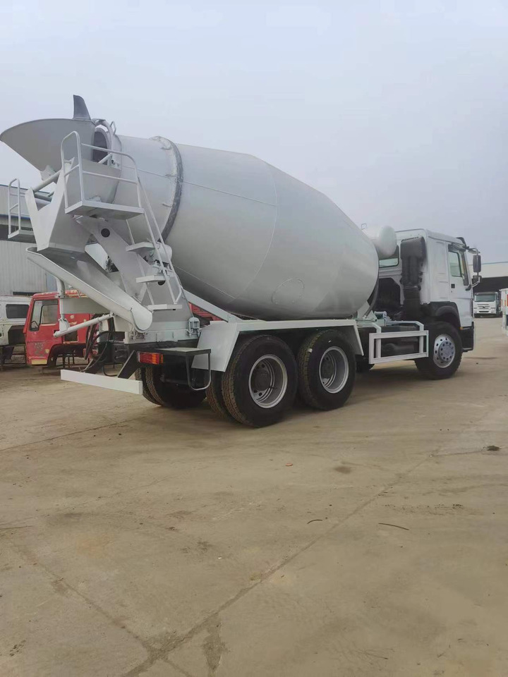 HOWO 375 Cement Mixer Truck 6*4 - Μπετονιέρα φορτηγό: φωτογραφία 5 HOWO 375 Cement Mixer Truck 6*4 - Μπετονιέρα φορτηγό: φωτογραφία 5