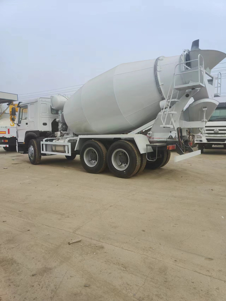 HOWO 375 Cement Mixer Truck 6*4 - Μπετονιέρα φορτηγό: φωτογραφία 4 HOWO 375 Cement Mixer Truck 6*4 - Μπετονιέρα φορτηγό: φωτογραφία 4