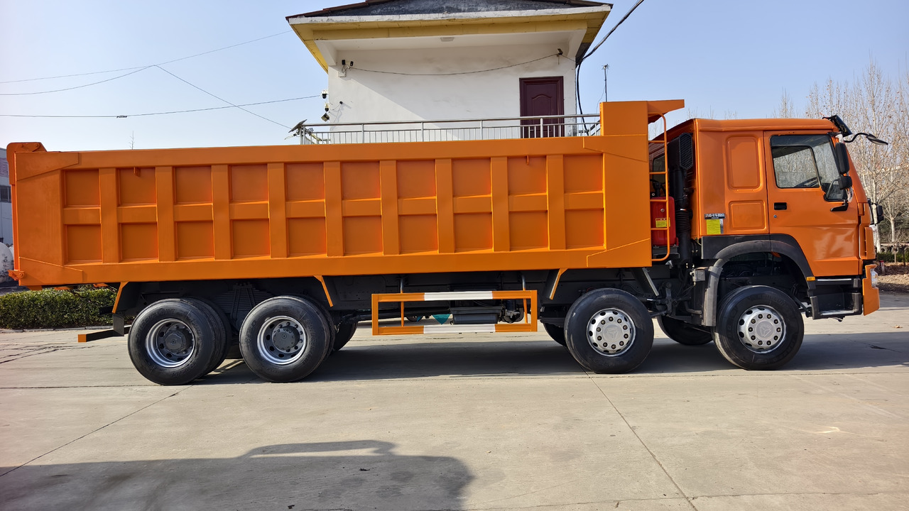 HOWO 8x4 Dump Truck Right-Hand Drive Click for Discount - Φορτηγό ανατρεπόμενο: φωτογραφία 4 HOWO 8x4 Dump Truck Right-Hand Drive Click for Discount - Φορτηγό ανατρεπόμενο: φωτογραφία 4