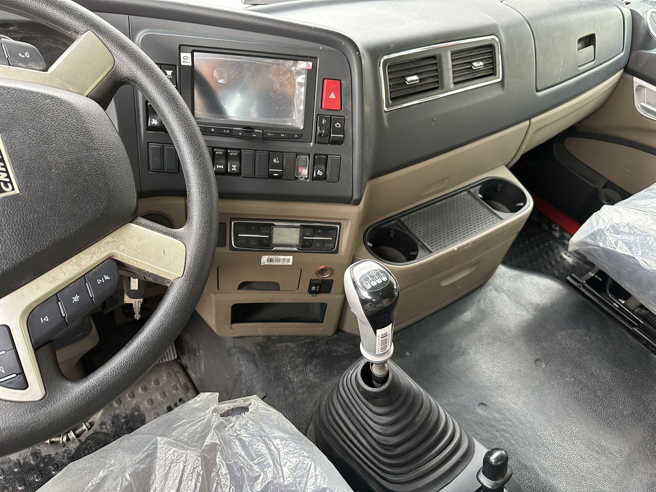 HOWO Haohan N7W 6✖4 - Τράκτορας: φωτογραφία 5 HOWO Haohan N7W 6✖4 - Τράκτορας: φωτογραφία 5