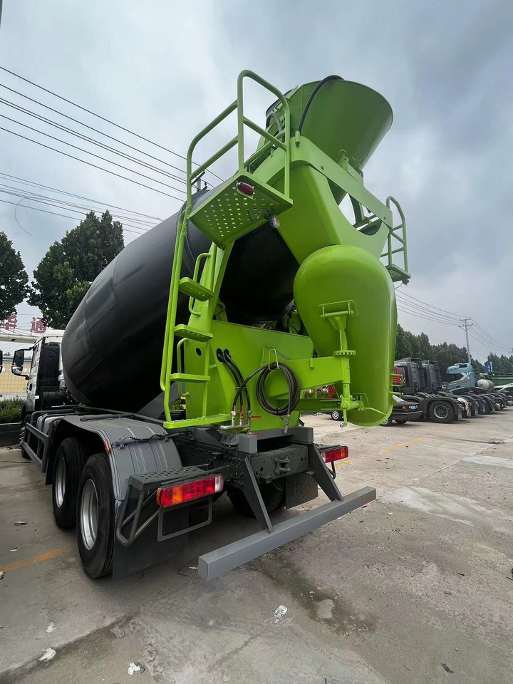 HOWO TX350 Cement Mixer Truck - Μπετονιέρα φορτηγό: φωτογραφία 4 HOWO TX350 Cement Mixer Truck - Μπετονιέρα φορτηγό: φωτογραφία 4