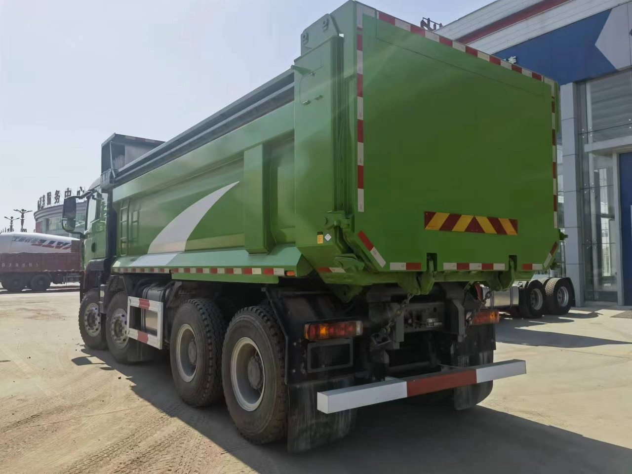 Howo Dump Truck TX 400HP Click for Discount - Φορτηγό μουσαμάς: φωτογραφία 5 Howo Dump Truck TX 400HP Click for Discount - Φορτηγό μουσαμάς: φωτογραφία 5