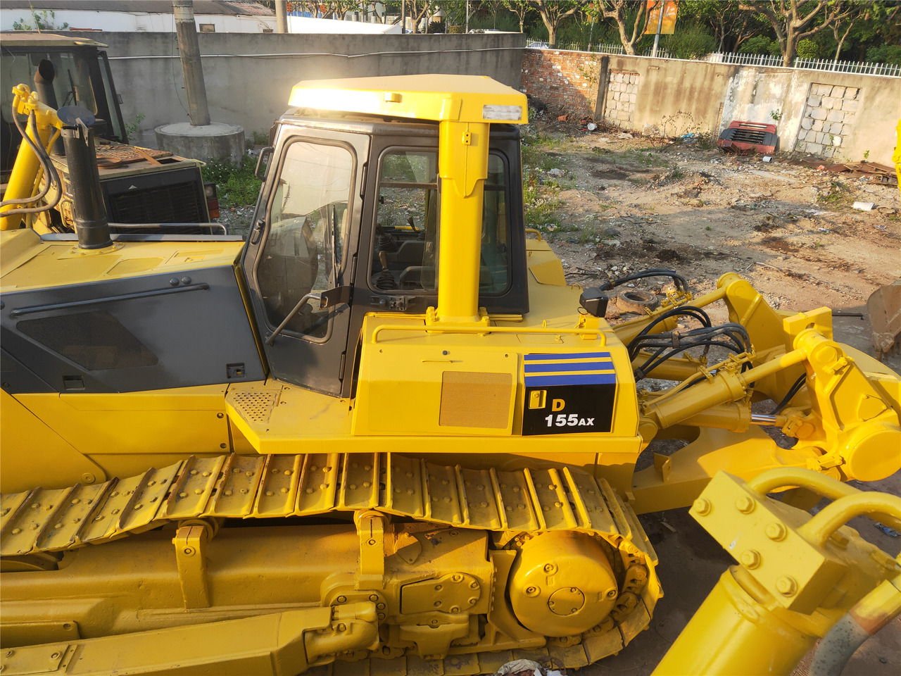 KOMATSU D155AX-5 - Μπουλντόζα: φωτογραφία 2 KOMATSU D155AX-5 - Μπουλντόζα: φωτογραφία 2