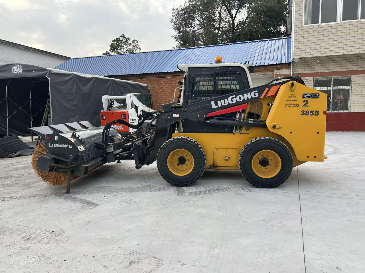 Liugong 385B Skid Steer Loader Click for Discount - Φορτωτής πλάγιας ολίσθησης: φωτογραφία 4 Liugong 385B Skid Steer Loader Click for Discount - Φορτωτής πλάγιας ολίσθησης: φωτογραφία 4