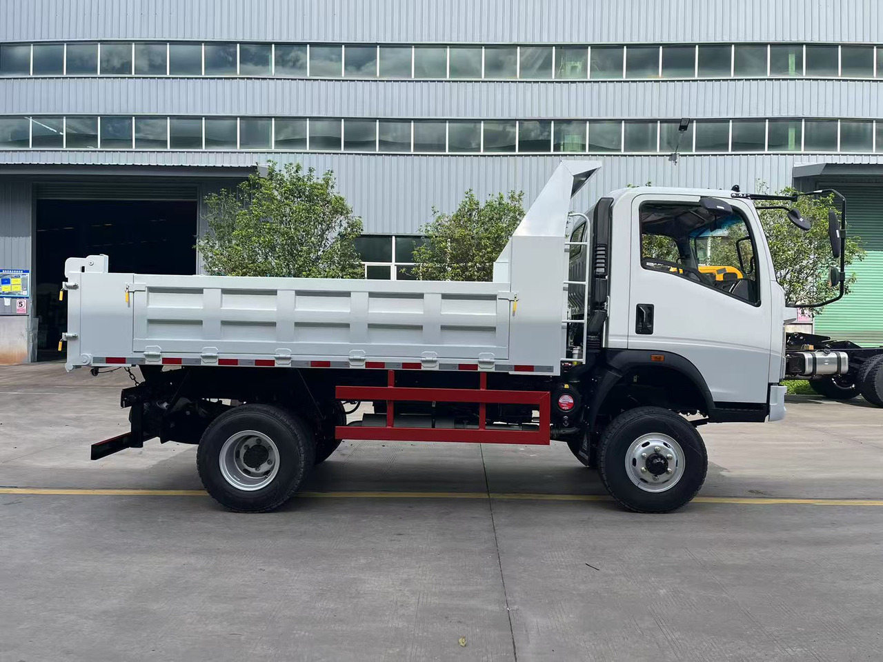SINOTRUK HOWO 4x2 Dump Truck Click Here for Discount - Φορτηγό ανατρεπόμενο: φωτογραφία 4 SINOTRUK HOWO 4x2 Dump Truck Click Here for Discount - Φορτηγό ανατρεπόμενο: φωτογραφία 4