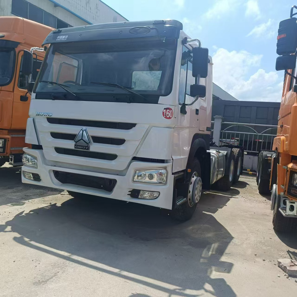 SINOTRUK HOWO Tractor Unit Right-hand Click for discount - Τράκτορας: φωτογραφία 1 SINOTRUK HOWO Tractor Unit Right-hand Click for discount - Τράκτορας: φωτογραφία 1
