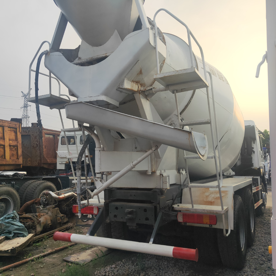 SINOTRUK HOWO371 - Μπετονιέρα: φωτογραφία 5 SINOTRUK HOWO371 - Μπετονιέρα: φωτογραφία 5