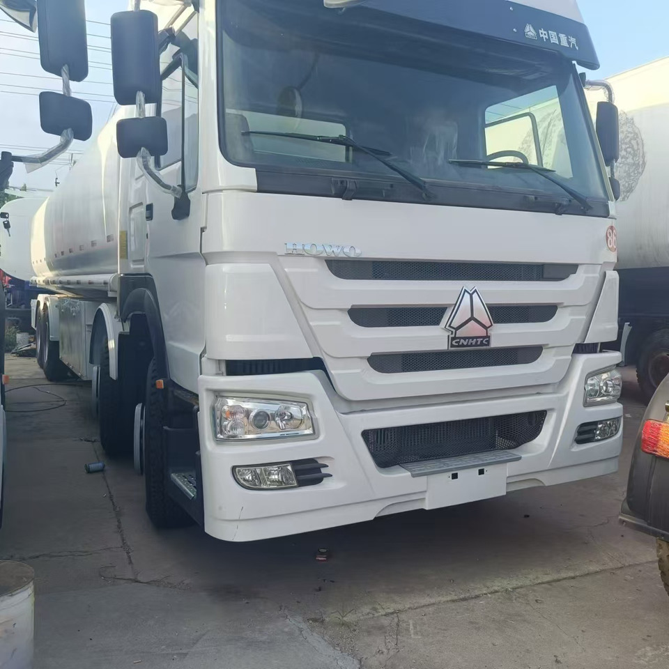 SINOTRUK Howo 371 Fuel Tanker Click Here For  DISCOUNT - Φορτηγό βυτιοφόρο: φωτογραφία 3 SINOTRUK Howo 371 Fuel Tanker Click Here For  DISCOUNT - Φορτηγό βυτιοφόρο: φωτογραφία 3