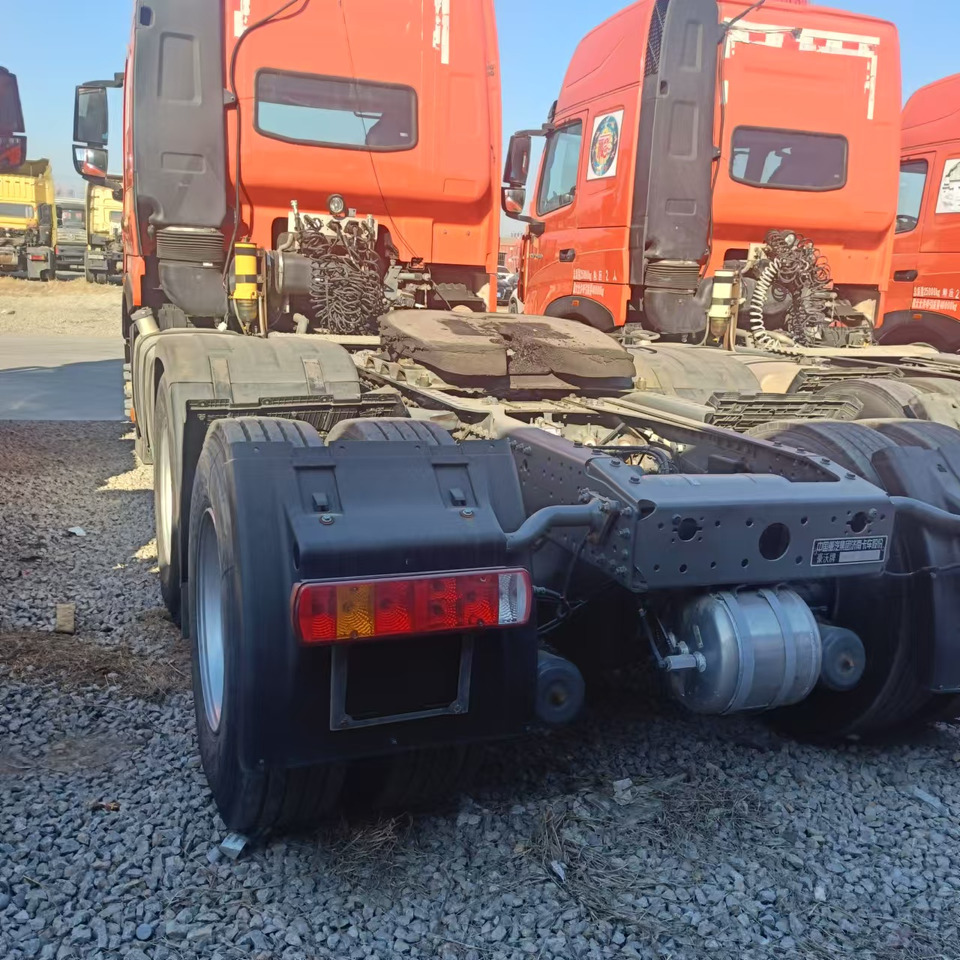 SINOTRUK Howo TH7 6x4 Truck Head 480HP Competitive Price - Τράκτορας: φωτογραφία 4 SINOTRUK Howo TH7 6x4 Truck Head 480HP Competitive Price - Τράκτορας: φωτογραφία 4