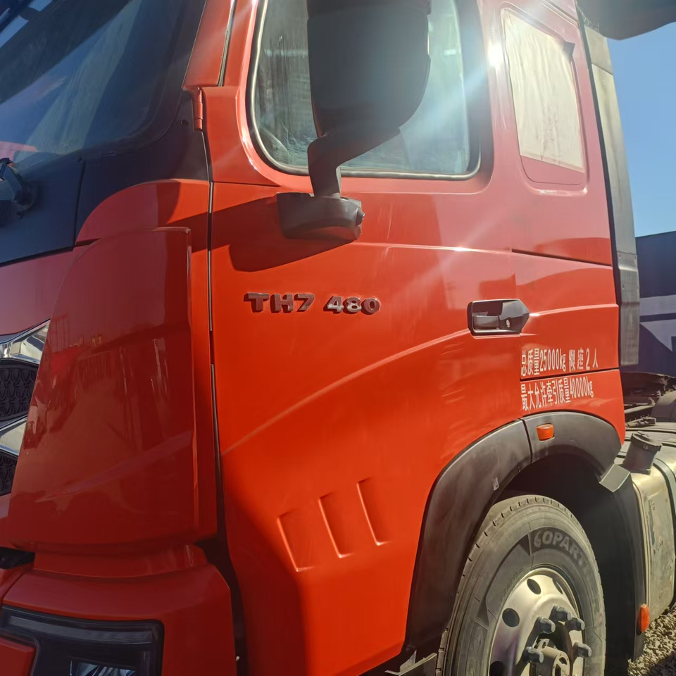 SINOTRUK Howo TH7 6x4 Truck Head 480HP Competitive Price - Τράκτορας: φωτογραφία 3 SINOTRUK Howo TH7 6x4 Truck Head 480HP Competitive Price - Τράκτορας: φωτογραφία 3