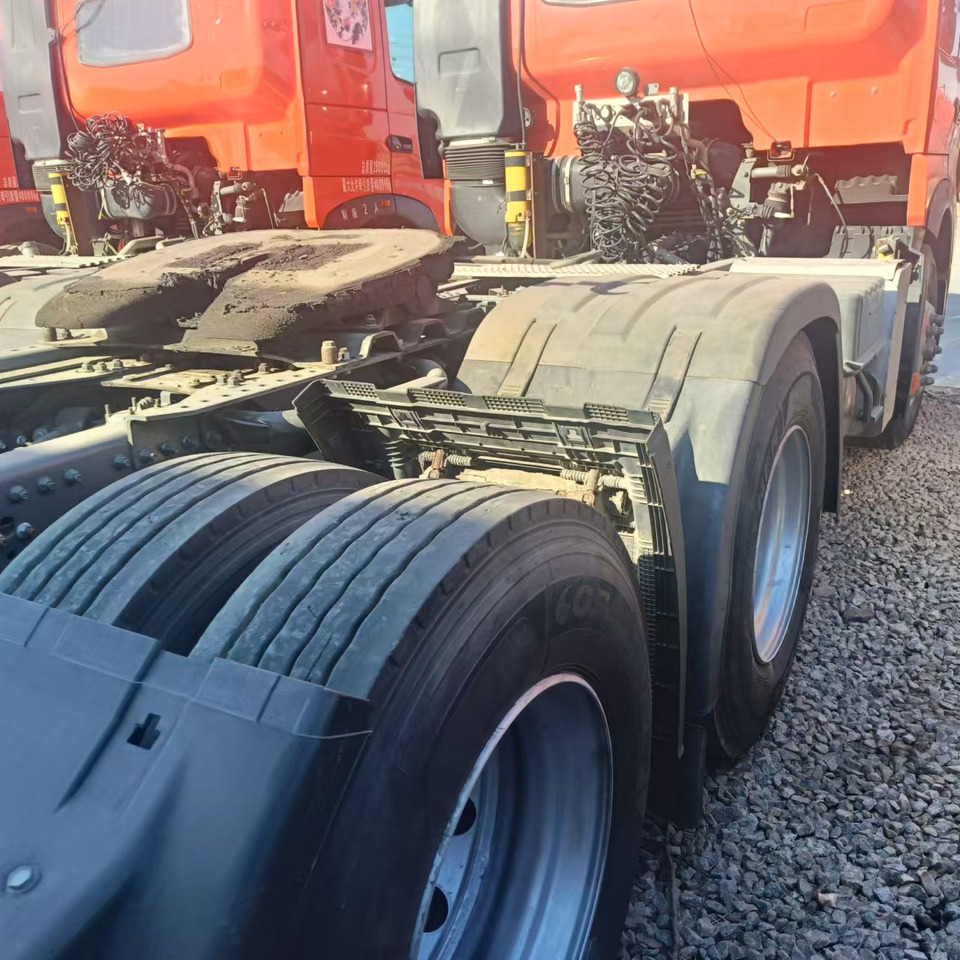 SINOTRUK Howo TH7 6x4 Truck Head 480HP Competitive Price - Τράκτορας: φωτογραφία 5 SINOTRUK Howo TH7 6x4 Truck Head 480HP Competitive Price - Τράκτορας: φωτογραφία 5