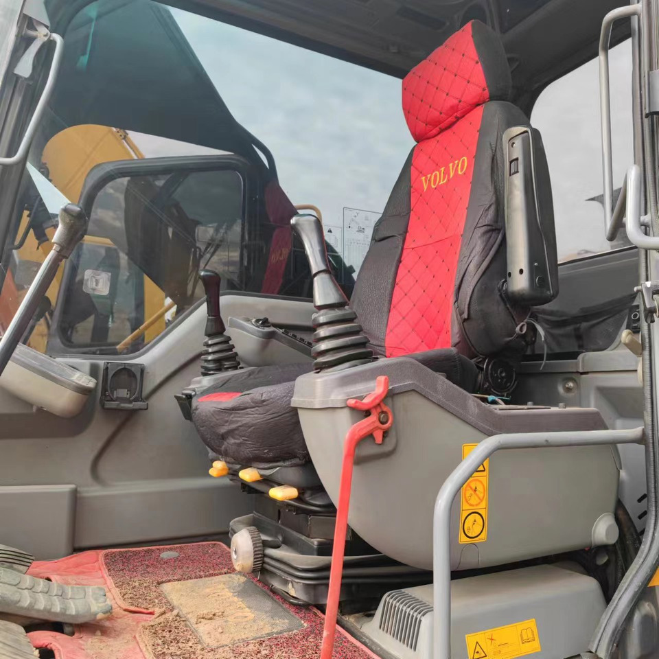 VOLVO Excavator EC240 Click for Discount - Εκσκαφέας: φωτογραφία 4 VOLVO Excavator EC240 Click for Discount - Εκσκαφέας: φωτογραφία 4