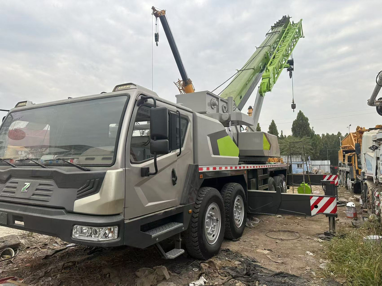 ZOOMLION Crane 50Ton - Γερανός: φωτογραφία 1 ZOOMLION Crane 50Ton - Γερανός: φωτογραφία 1