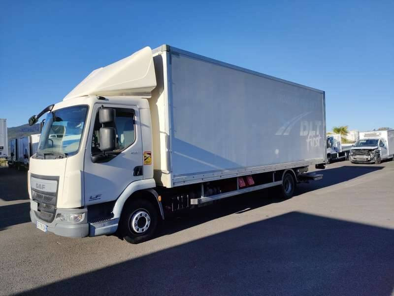 Camion Porteur 12 TONNES 210 CV HAYON PORTE RELEVANTE - Φορτηγό κόφα: φωτογραφία 2 Camion Porteur 12 TONNES 210 CV HAYON PORTE RELEVANTE - Φορτηγό κόφα: φωτογραφία 2