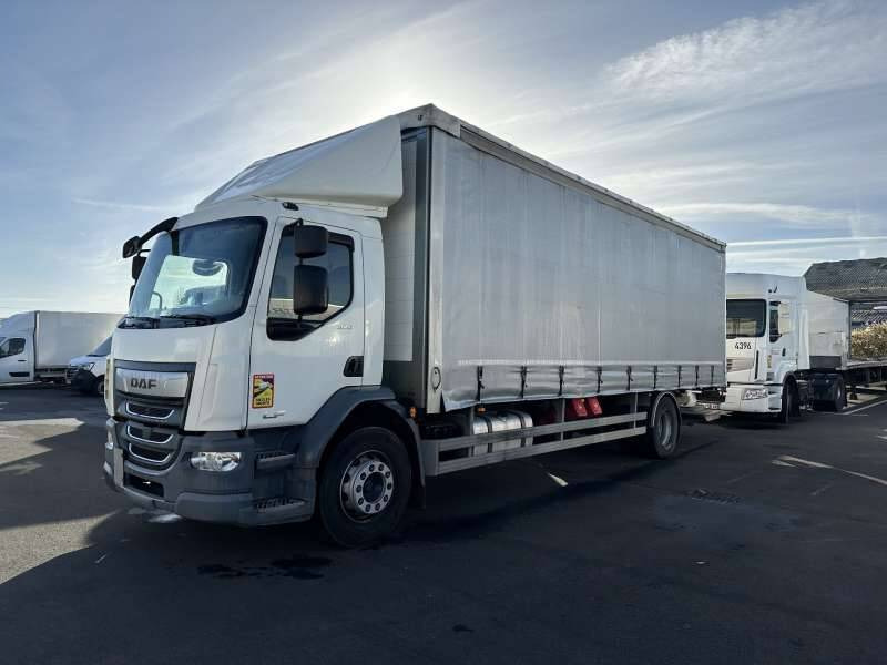 Camion Porteur 19 TONNES 280 CV HAYON 2 PORTES AR - Φορτηγό μουσαμάς: φωτογραφία 2 Camion Porteur 19 TONNES 280 CV HAYON 2 PORTES AR - Φορτηγό μουσαμάς: φωτογραφία 2