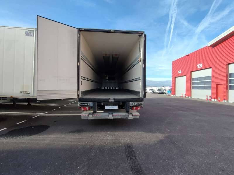 Semi-remorque 3 Essieux 38 TONNES HAYON CAISSE CHEREAU GROUPE CARRIER VECTOR 1550 - Επικαθήμενο ψυγείο: φωτογραφία 4 Semi-remorque 3 Essieux 38 TONNES HAYON CAISSE CHEREAU GROUPE CARRIER VECTOR 1550 - Επικαθήμενο ψυγείο: φωτογραφία 4