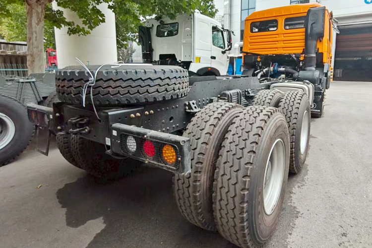 SHACMAN F3000 Shacman Truck Head for Sale in Saudi Arabia - Τράκτορας: φωτογραφία 3 SHACMAN F3000 Shacman Truck Head for Sale in Saudi Arabia - Τράκτορας: φωτογραφία 3