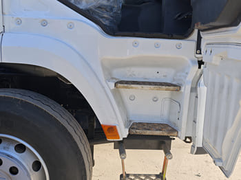 SHACMAN Shacman Truck Tractor Head  for Sale in Zambia - Τράκτορας: φωτογραφία 2 SHACMAN Shacman Truck Tractor Head  for Sale in Zambia - Τράκτορας: φωτογραφία 2