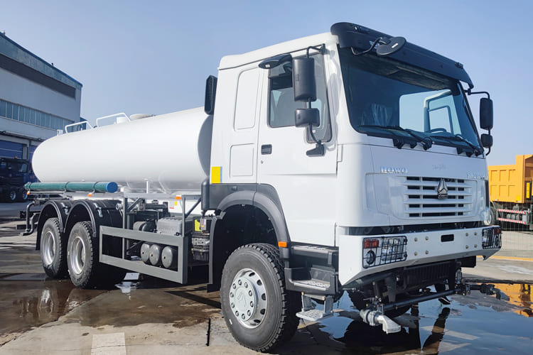 SINOTRUK Sinotruk Water Tanker Truck for Sale in Jamaica - Φορτηγό βυτιοφόρο: φωτογραφία 2 SINOTRUK Sinotruk Water Tanker Truck for Sale in Jamaica - Φορτηγό βυτιοφόρο: φωτογραφία 2