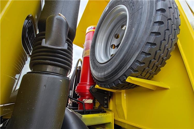 SINOTRUK Used Howo 430hp 8x4 Tipper Truck Price In Mali - Φορτηγό ανατρεπόμενο: φωτογραφία 4 SINOTRUK Used Howo 430hp 8x4 Tipper Truck Price In Mali - Φορτηγό ανατρεπόμενο: φωτογραφία 4