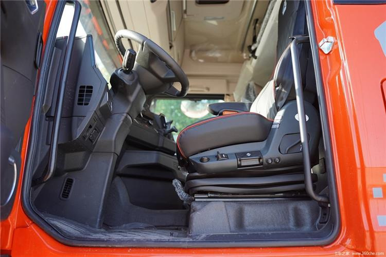 SINOTRUK Used Sitrak G7S Truck Tractor for Sale In Nigeria - Τράκτορας: φωτογραφία 4 SINOTRUK Used Sitrak G7S Truck Tractor for Sale In Nigeria - Τράκτορας: φωτογραφία 4