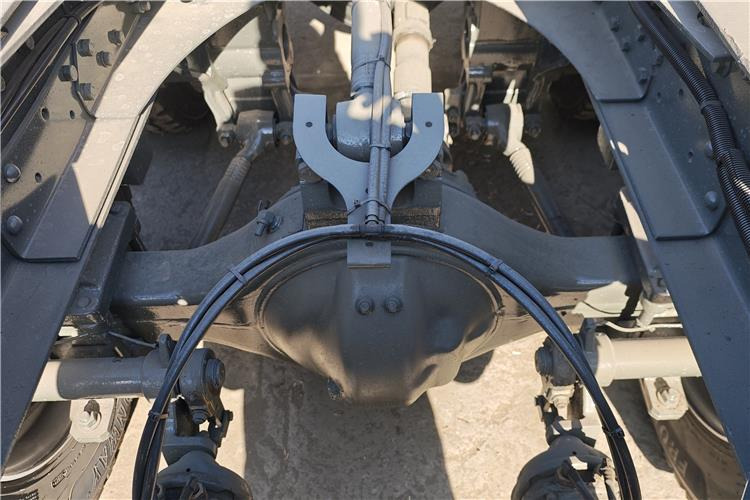 Sinotruk Used Hohan Truck Tractor 10 Wheeler for Sale In Burkina Faso - Τράκτορας: φωτογραφία 4 Sinotruk Used Hohan Truck Tractor 10 Wheeler for Sale In Burkina Faso - Τράκτορας: φωτογραφία 4