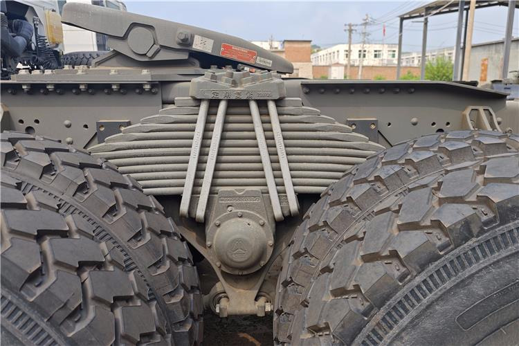 Sinotruk Used Howo 400 HP Truck Head for Sale In Congo - Τράκτορας: φωτογραφία 4 Sinotruk Used Howo 400 HP Truck Head for Sale In Congo - Τράκτορας: φωτογραφία 4
