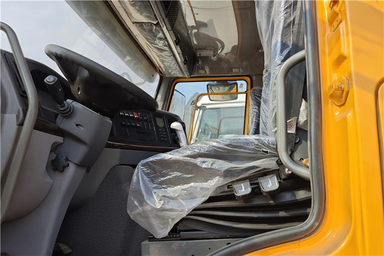 Sinotruk Used Howo Truck 371 hp 6x4 Head for Sale In Ghana Accra - Τράκτορας: φωτογραφία 2 Sinotruk Used Howo Truck 371 hp 6x4 Head for Sale In Ghana Accra - Τράκτορας: φωτογραφία 2