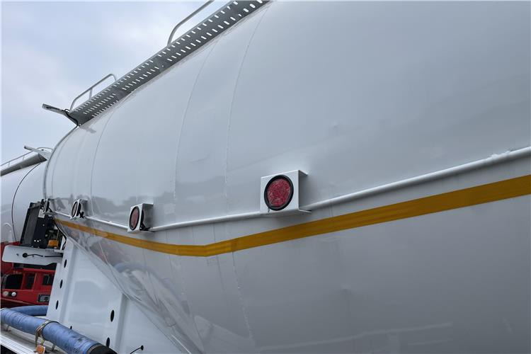 TITAN 3 Axle Dry Bulker Cement Tanker Trailer for Sale In Saudi Arabia - Επικαθήμενο: φωτογραφία 4 TITAN 3 Axle Dry Bulker Cement Tanker Trailer for Sale In Saudi Arabia - Επικαθήμενο: φωτογραφία 4