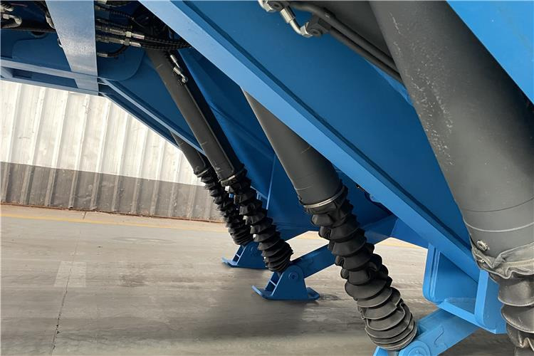 TITAN 4 Axle Folding Gooseneck Trailer for Sale In Zambia - Επικαθήμενο με χαμηλό δάπεδο: φωτογραφία 4 TITAN 4 Axle Folding Gooseneck Trailer for Sale In Zambia - Επικαθήμενο με χαμηλό δάπεδο: φωτογραφία 4