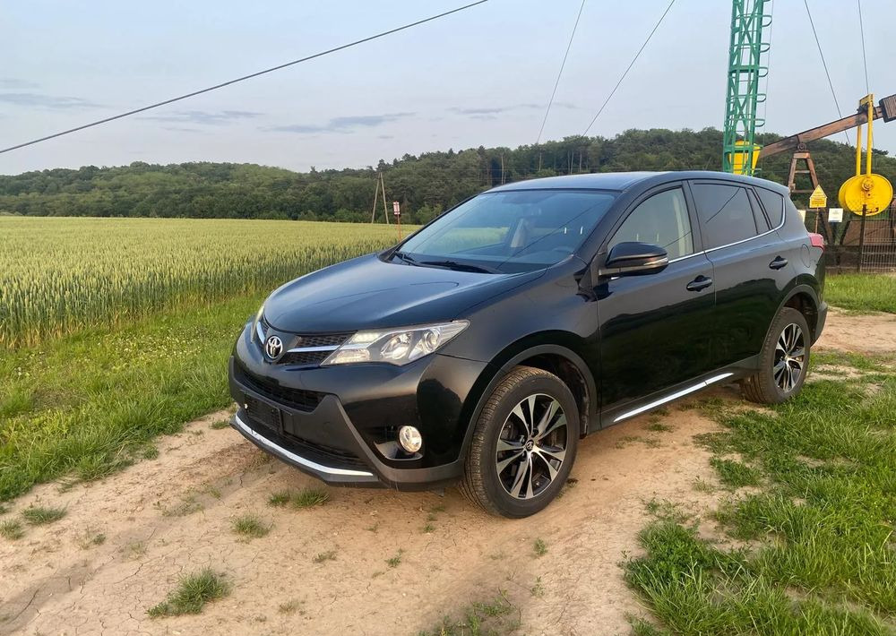 SUV Toyota RAV4 2.0 D-4D 4x4: φωτογραφία 6 SUV Toyota RAV4 2.0 D-4D 4x4: φωτογραφία 6