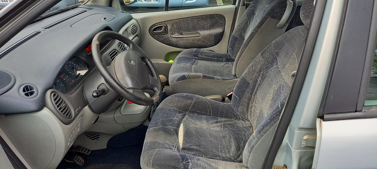 MEGANE ESSENCE (241) - Αυτοκίνητο: φωτογραφία 4 MEGANE ESSENCE (241) - Αυτοκίνητο: φωτογραφία 4