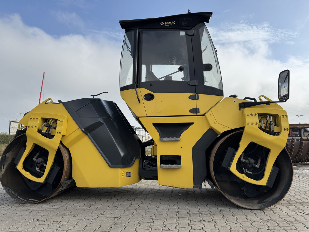 Bomag BW 151 AD-5 - Ασφαλτικός οδοστρωτήρας: φωτογραφία 1 Bomag BW 151 AD-5 - Ασφαλτικός οδοστρωτήρας: φωτογραφία 1