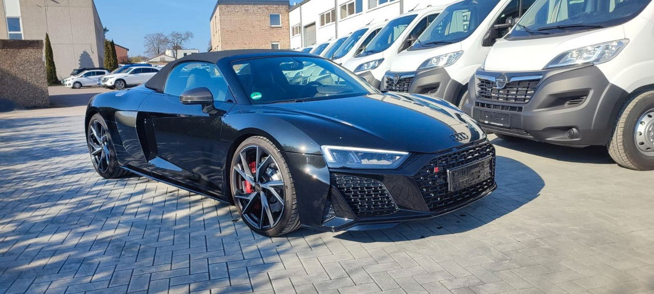 Audi R8 Spyder 5.2 FSI RWD performance - Κάμπριο: φωτογραφία 4 Audi R8 Spyder 5.2 FSI RWD performance - Κάμπριο: φωτογραφία 4