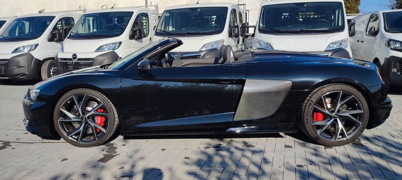 Audi R8 Spyder 5.2 FSI RWD performance - Κάμπριο: φωτογραφία 5 Audi R8 Spyder 5.2 FSI RWD performance - Κάμπριο: φωτογραφία 5
