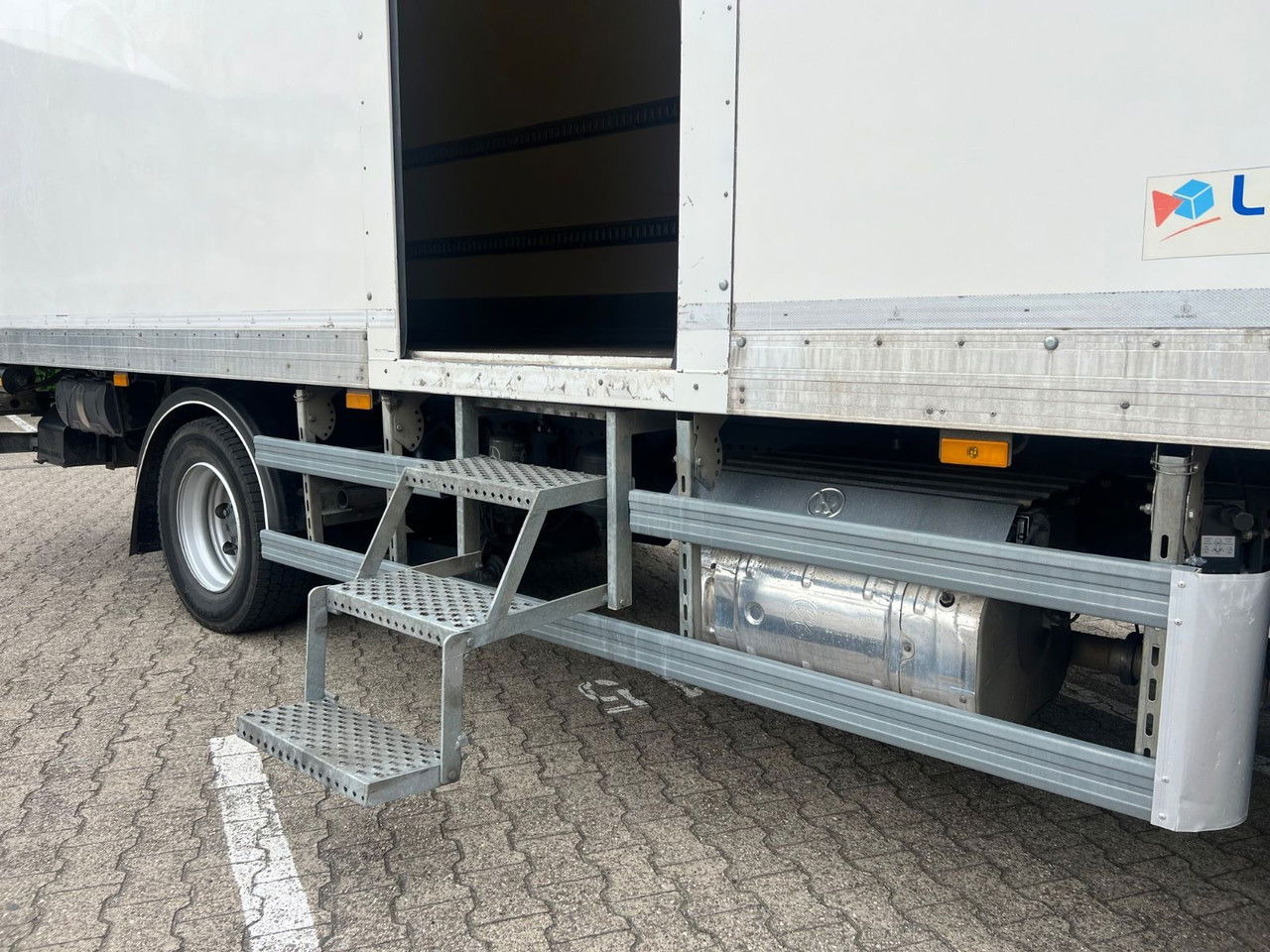 Φορτηγό κόφα Mercedes-Benz Atego 1218 L Classic-Vermietung möglich-ADR-LBW: φωτογραφία 13