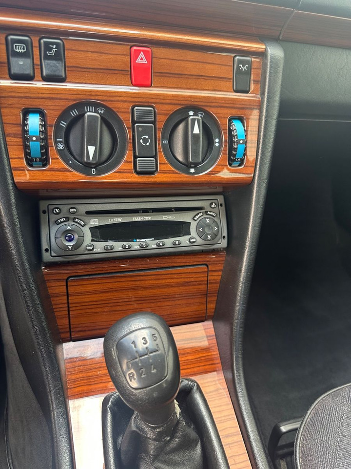 Mercedes-Benz E 250 DIESEL - Λιμουζίνα/ Sedan: φωτογραφία 5 Mercedes-Benz E 250 DIESEL - Λιμουζίνα/ Sedan: φωτογραφία 5