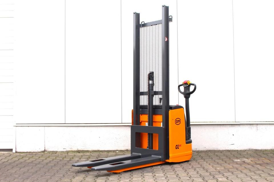 OM CL10,5ac - Batterie NEU - Μηχάνημα στοίβαξης: φωτογραφία 1 OM CL10,5ac - Batterie NEU - Μηχάνημα στοίβαξης: φωτογραφία 1