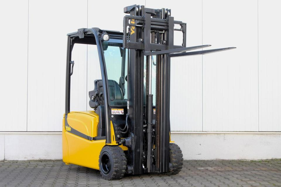 YALE ERP18VT Triplex 5,2m 1800kg - Ηλεκτροκίνητο περονοφόρο: φωτογραφία 4 YALE ERP18VT Triplex 5,2m 1800kg - Ηλεκτροκίνητο περονοφόρο: φωτογραφία 4