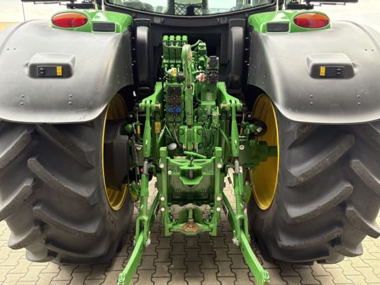 John Deere 6r215 - Τρακτέρ: φωτογραφία 5 John Deere 6r215 - Τρακτέρ: φωτογραφία 5