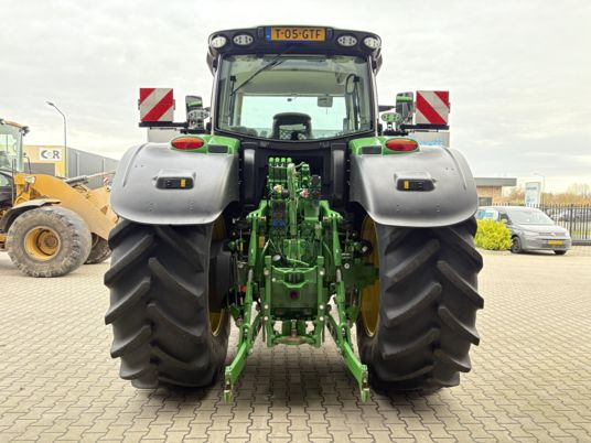 John Deere 6r215 - Τρακτέρ: φωτογραφία 4 John Deere 6r215 - Τρακτέρ: φωτογραφία 4