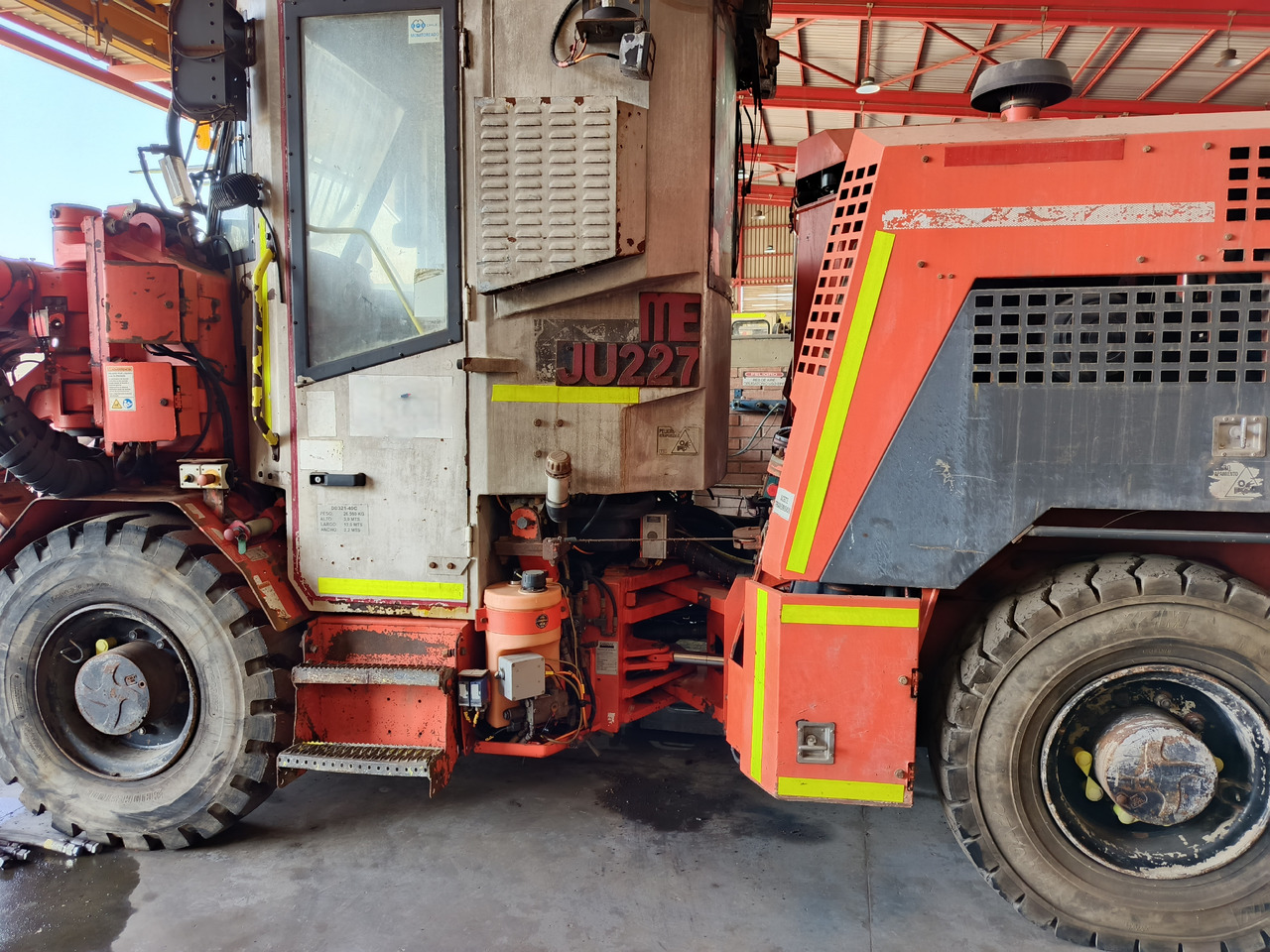 SANDVIK DD321-40C - Μηχάνημα ορυχείων: φωτογραφία 2 SANDVIK DD321-40C - Μηχάνημα ορυχείων: φωτογραφία 2