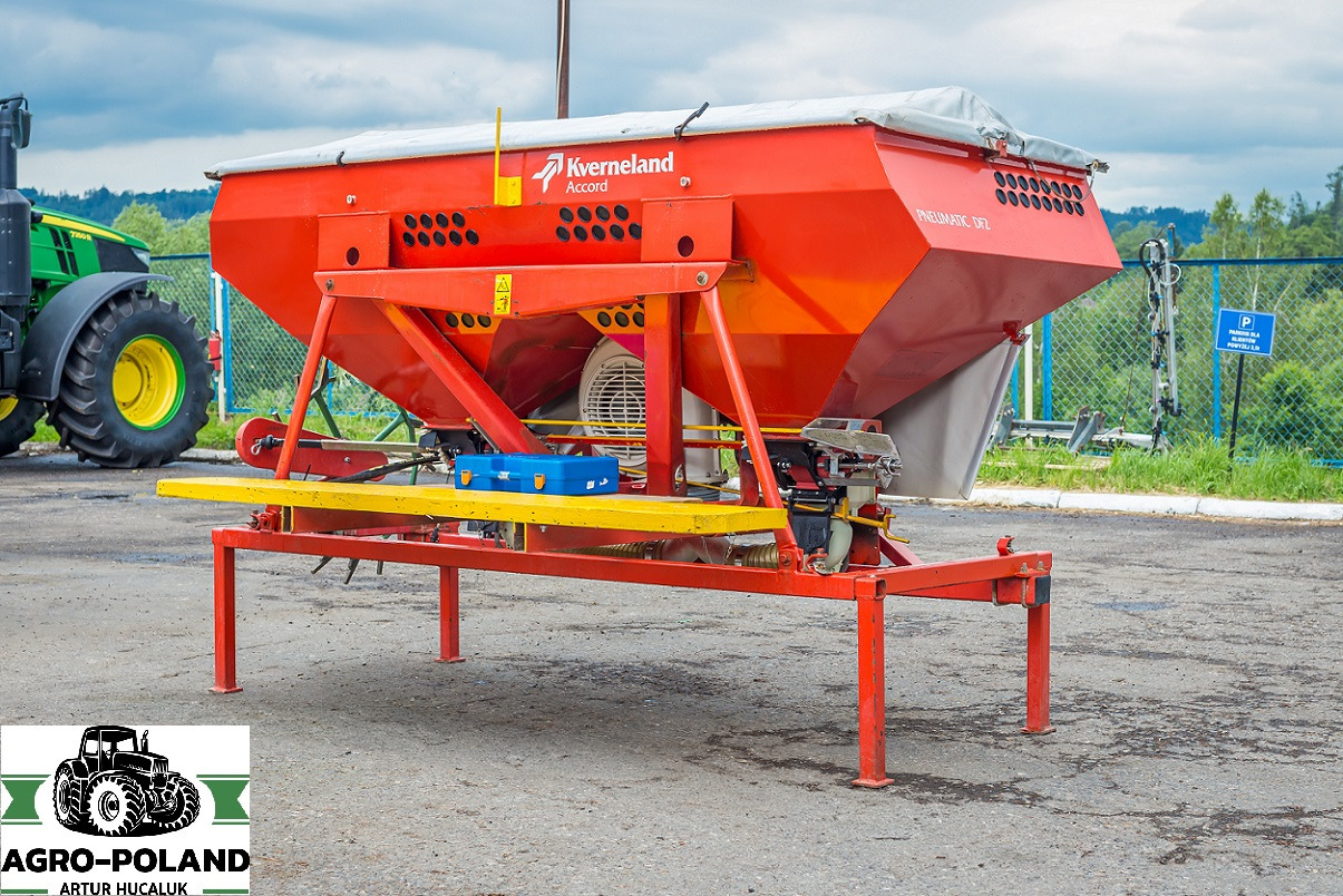 KVERNELAND OPTIMA - 12 X 75 + ZBIORNIK NA NAWÓZ - Σπαρτική μηχανή ακριβείας: φωτογραφία 2 KVERNELAND OPTIMA - 12 X 75 + ZBIORNIK NA NAWÓZ - Σπαρτική μηχανή ακριβείας: φωτογραφία 2