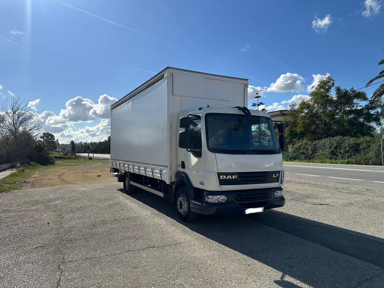 DAF LF 45.250 - Φορτηγό μουσαμάς: φωτογραφία 2 DAF LF 45.250 - Φορτηγό μουσαμάς: φωτογραφία 2